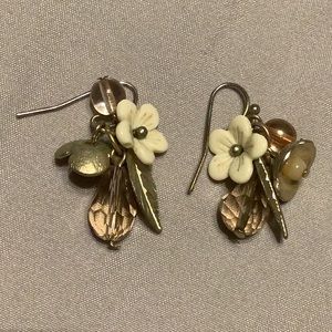 🌹Flowers beads dangling earrings pierced